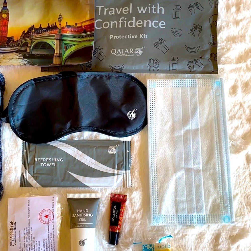 Qatar Airways London Clock picture bag Amenity kit traveler‎ safe kit - Picture 5 of 6